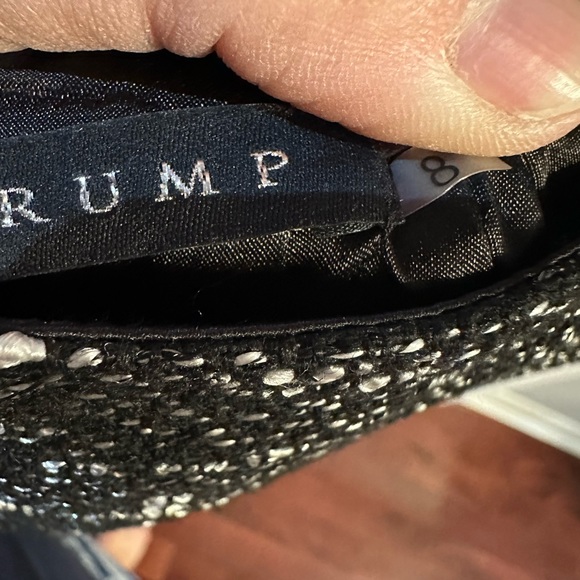 Gorgeous Ivanka Trump skirt size 8 - Picture 6 of 6